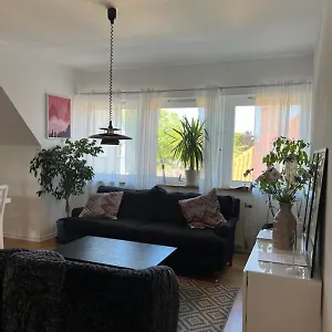 Lägenhet Rymlig Och Modern Laegenhet I Villa. Perfekt Foer Familjer. Med Parkering., Malmö